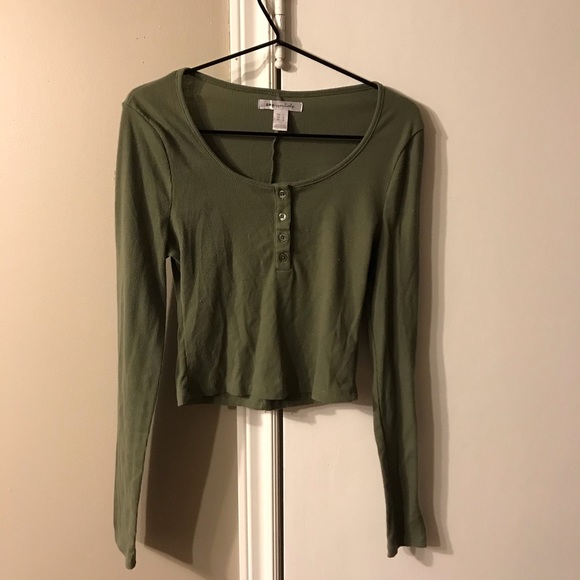 3/$25 Green long sleeve shirt with buttons - Picture 1 of 3